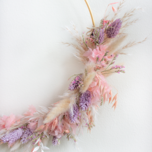 couronne de fleurs séchées