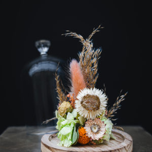 Cloche de fleurs séchées